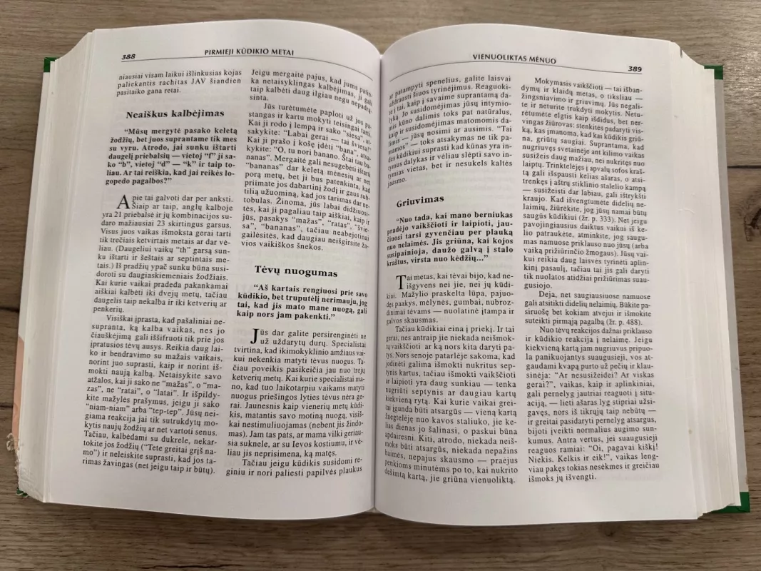 Pirmieji kūdikio metai - Autorių Kolektyvas, knyga 4