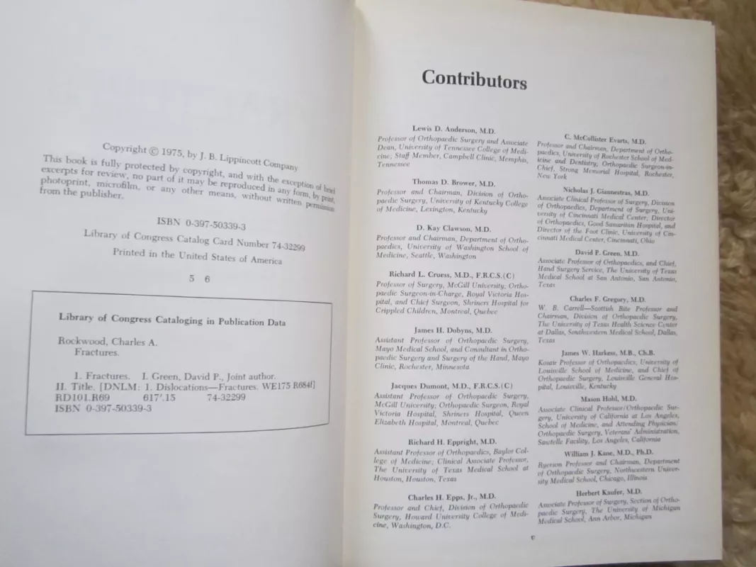 Fractures   Volume 2 - Roccwood and Green, knyga 4