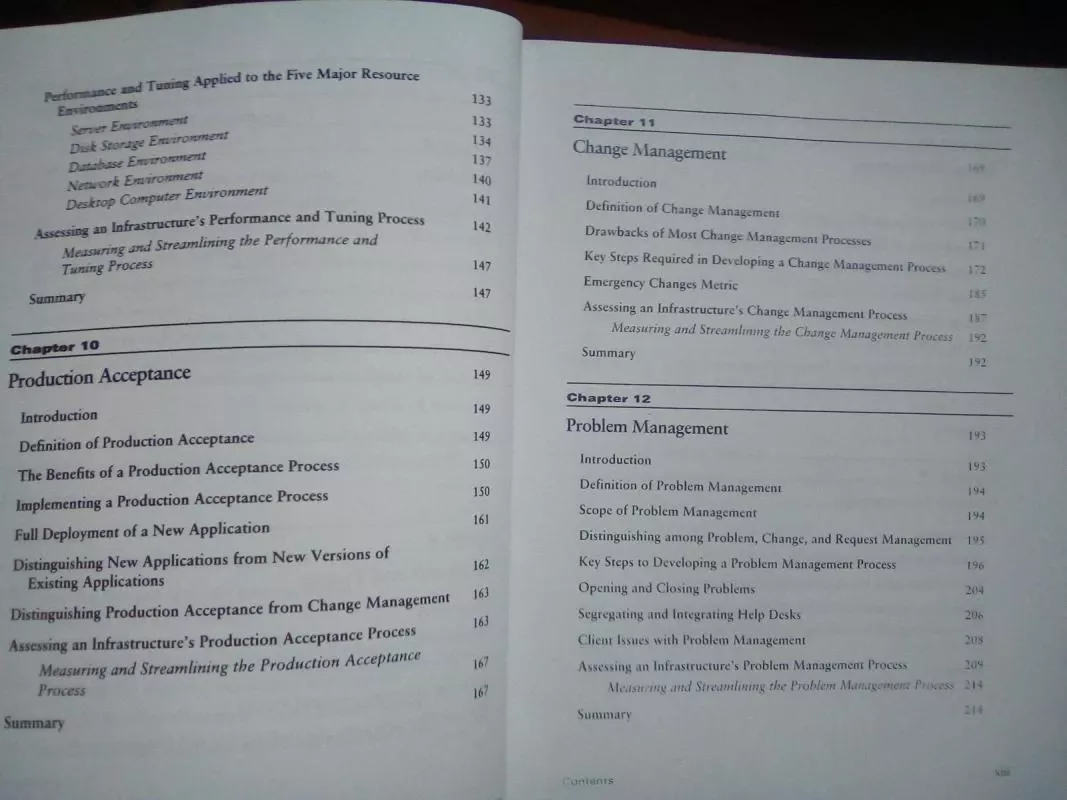 IT systems management Designing, implementing, and managing world-class infrastructures - Rich Schiesser, knyga 4