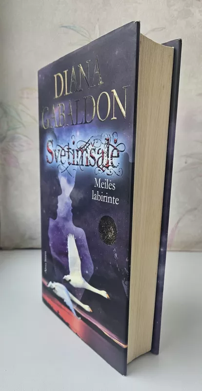 Svetimšalė (4 knyga). Meilės labirinte - Diana Gabaldon, knyga 5