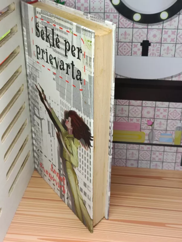 Seklė per prievartą - Janet Evanovich, knyga 5