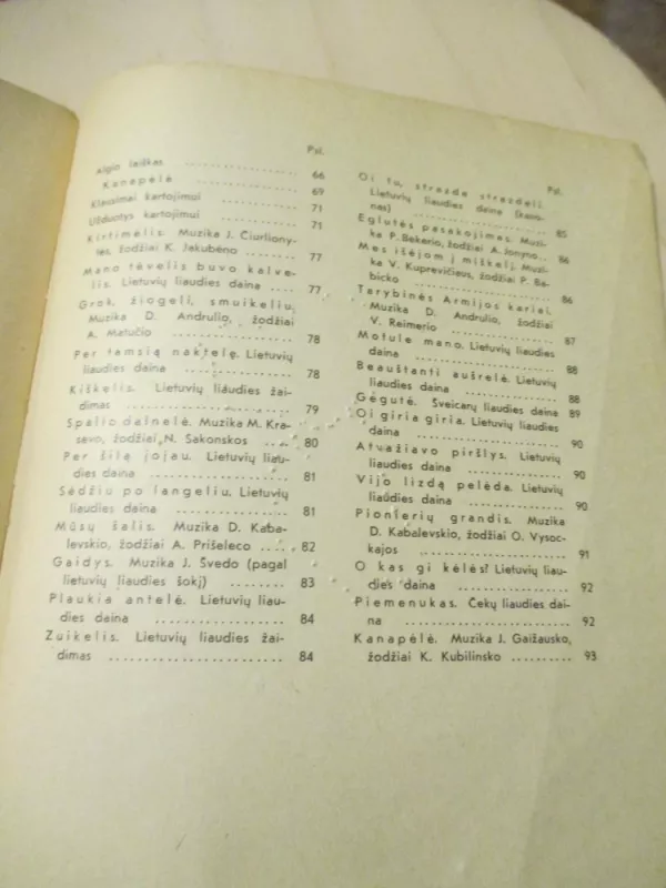 Muzika III klasei - V,Krakauskaitė A.Jozėnas, knyga 4