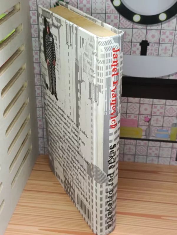 Seklė per prievartą - Janet Evanovich, knyga 4