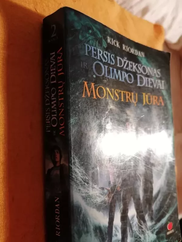 Persis Džeksonas ir Olimpo dievai: monstrų jūra (2 – oji knyga) - Rick Riordan, knyga 3