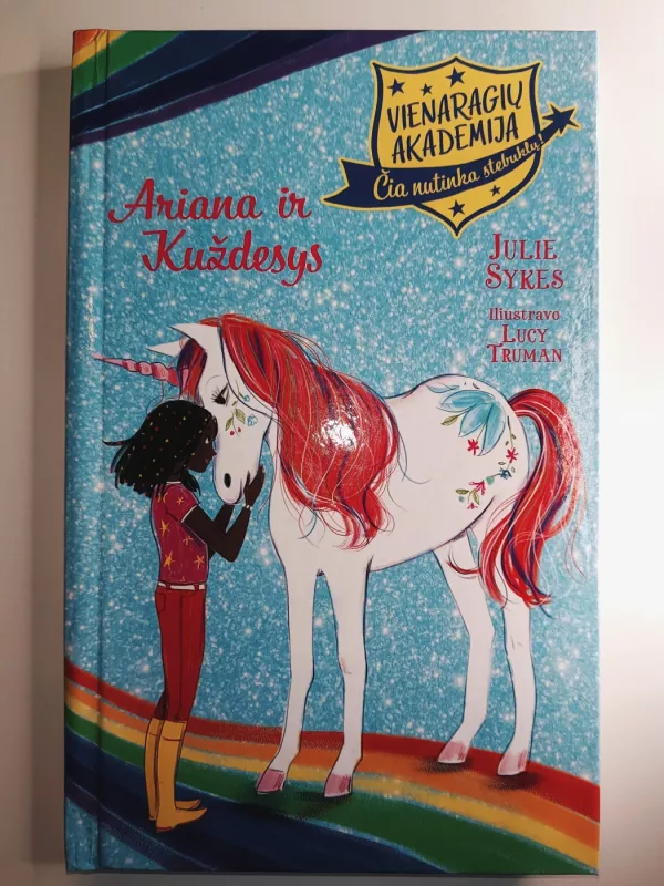Vienaragių akademija. Ariana ir Kuždesys - Julie Sykes, knyga 2
