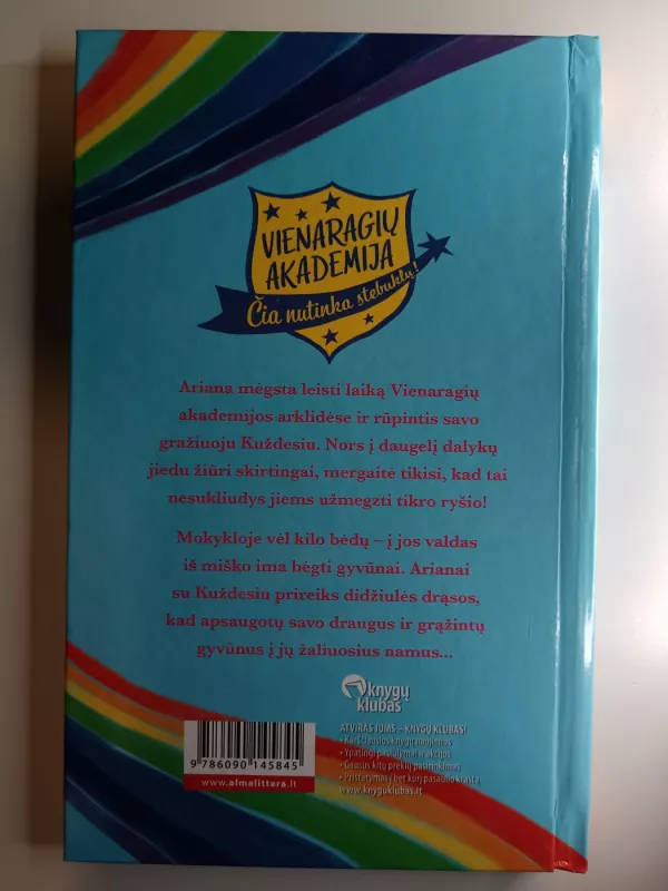 Vienaragių akademija. Ariana ir Kuždesys - Julie Sykes, knyga 3