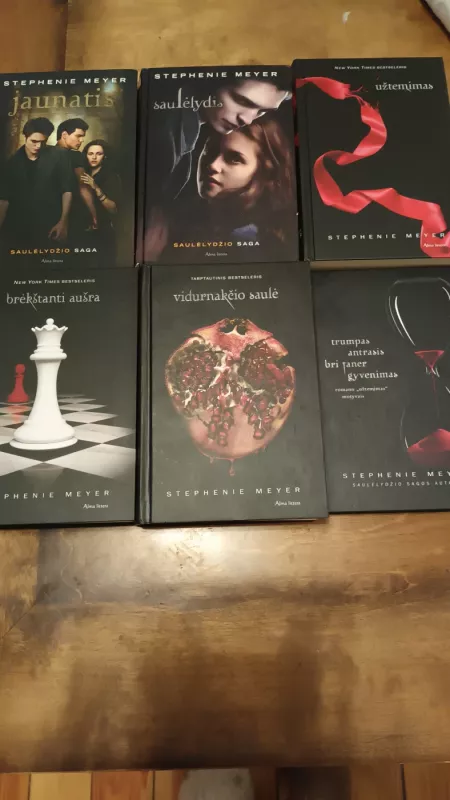 Saulėlydis,Jaunatis ,Užtemimas,Brėkštanti aušra,Vidurnakčio saulė,Trumpas antrasis Bri Taner gyvenimas - Stephenie Meyer, knyga 2