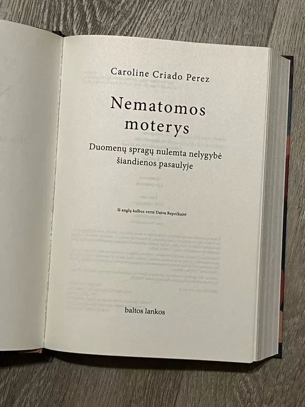 Nematomos moterys - Autorių Kolektyvas, knyga 3