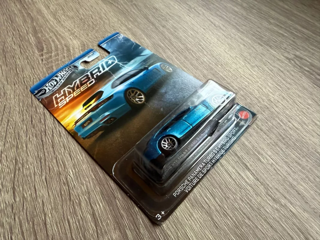 Porsche Panamera Turbo S E-Hybrid Sport Turismo Hot Wheels - , namai ir interjeras 3