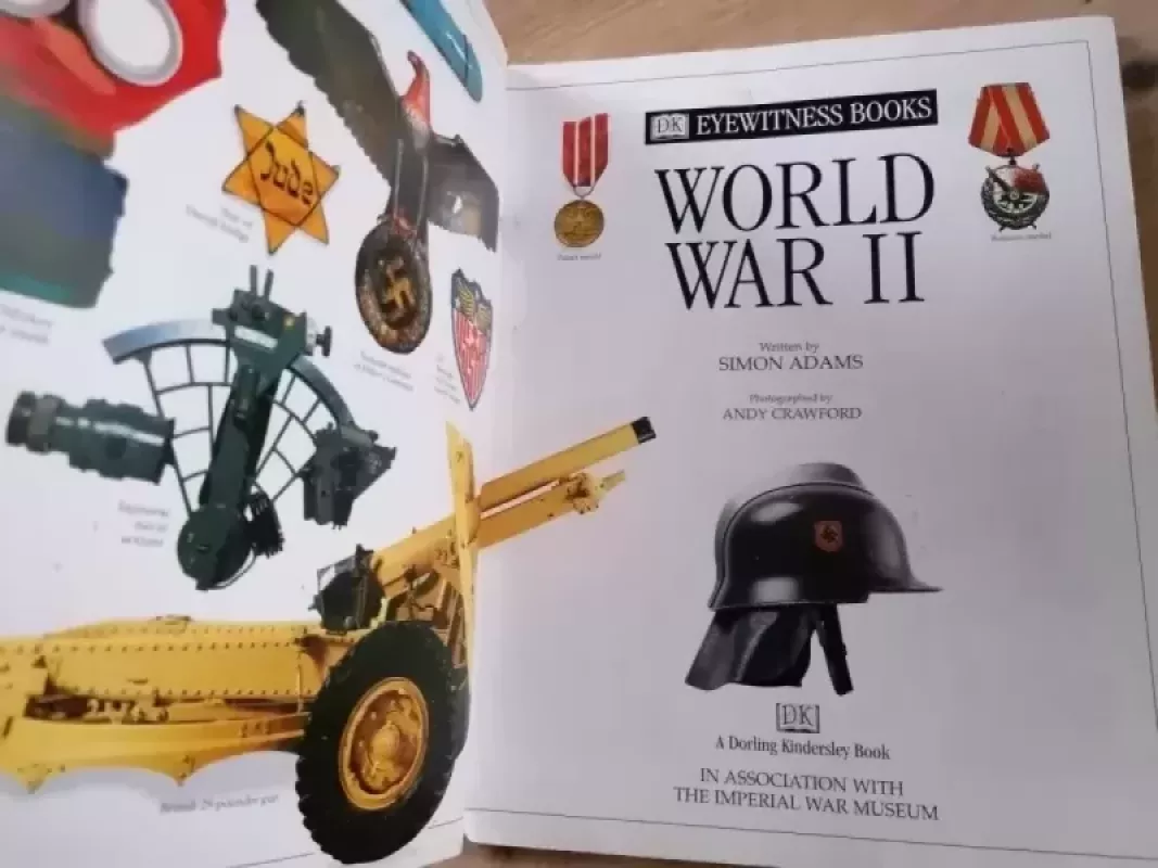 Combat Aircraft of World War II - Robert Jackson, knyga 3