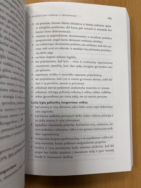 Skirtingi, bet lygūs visuomenėje ir darbuotėje - A. Bagdonas, ir kiti , knyga 5