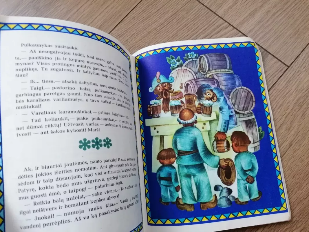 Kaip trys smarkuoliai karalystę gelbėjo - Vincas Giedra, knyga 6