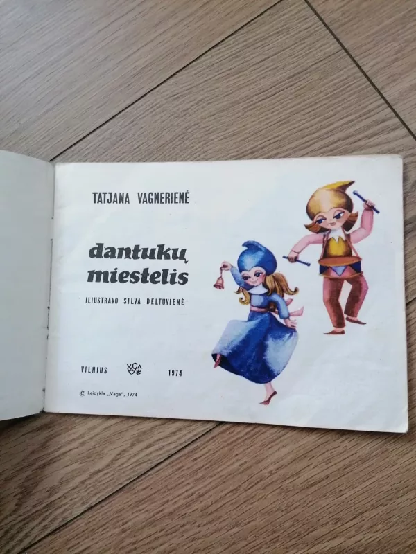Dantukų miestelis - A Vagnorienė, knyga 4