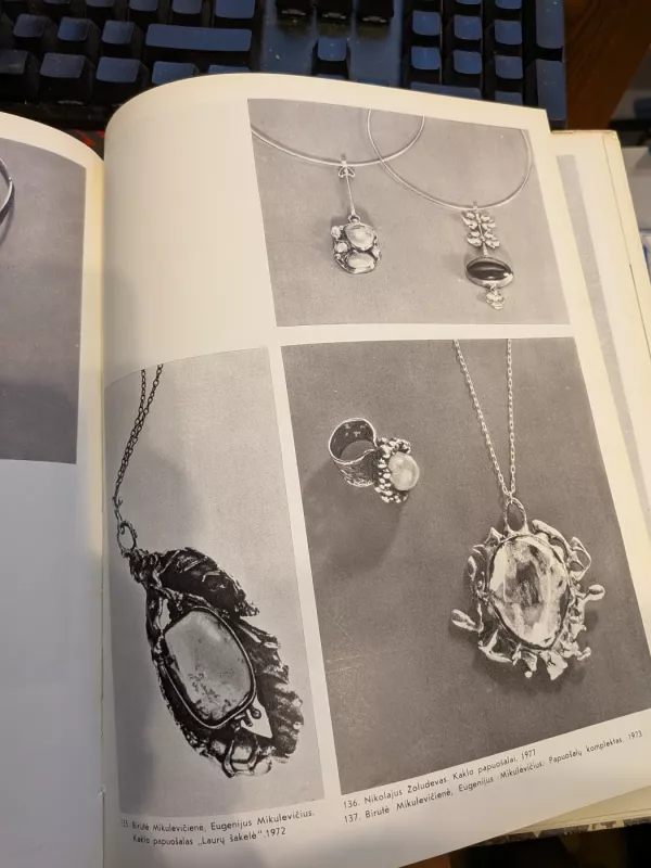 Taikomoji dekoratyvinė dailė - Laimutė Cieškaitė-Brėdikienė, knyga 5