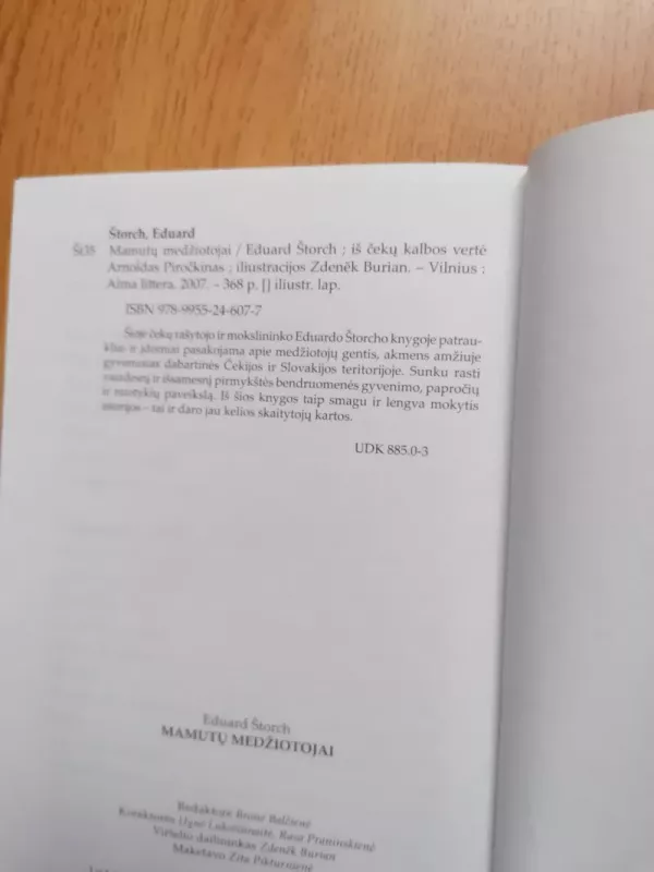 Mamutų medžiotojai - Eduard Štorch, knyga 6