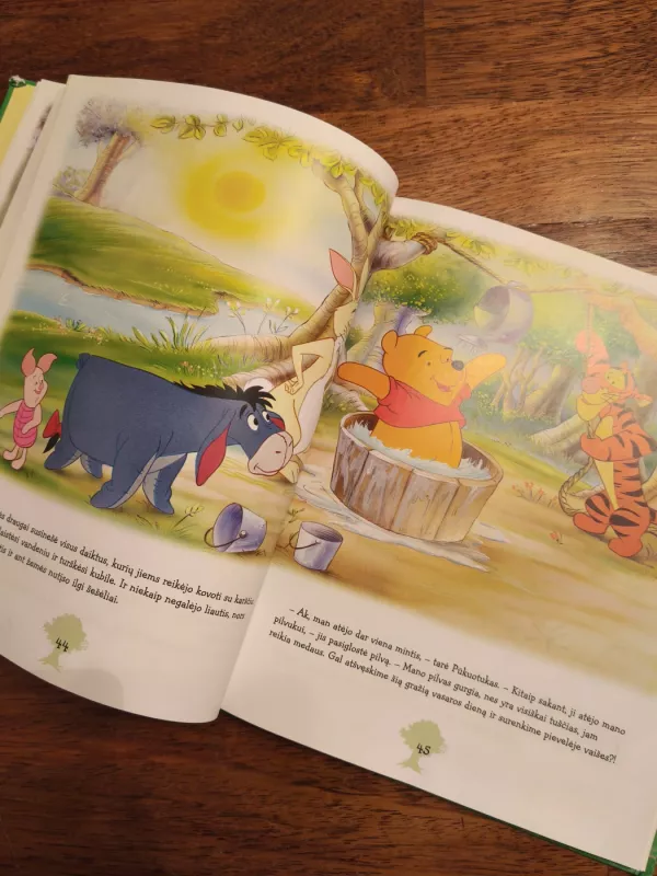 Metų laikai su Mike Pūkuotuku - A. A. Milne, knyga 3