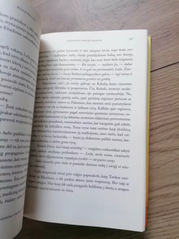 Tūkstantis saulių skaisčių - Khaled Hosseini, knyga 6