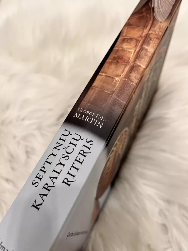 Septynių karalysčių riteris - George R. R. Martin, knyga 4