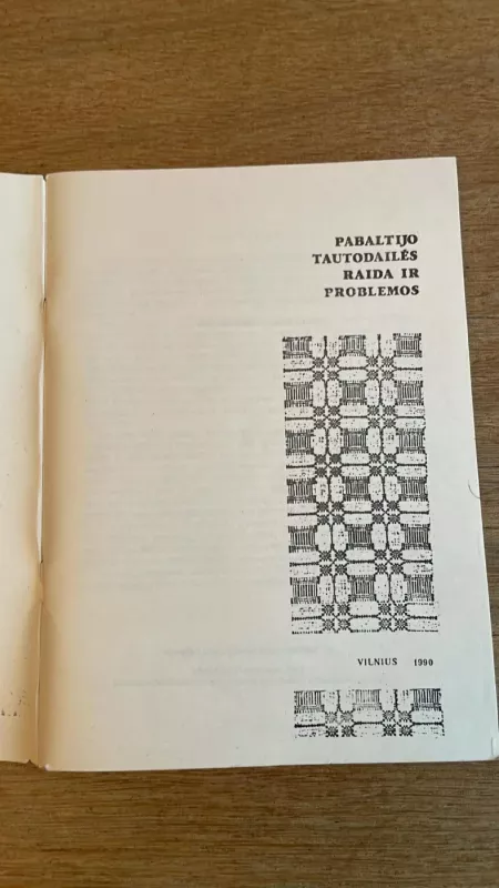 Tautodailės raida ir problemos - kolektyvas, knyga 3