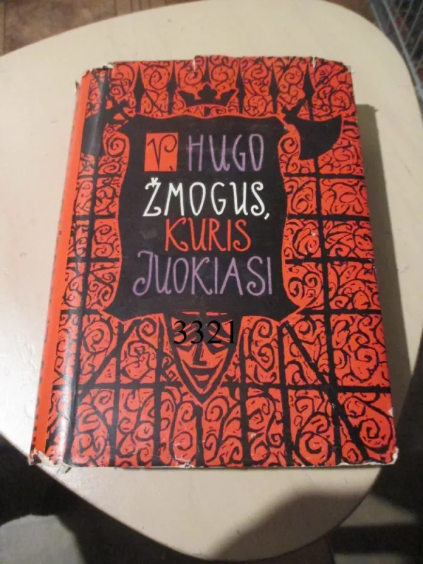 Žmogus, kuris juokiasi - Viktoras Hugo, knyga 2