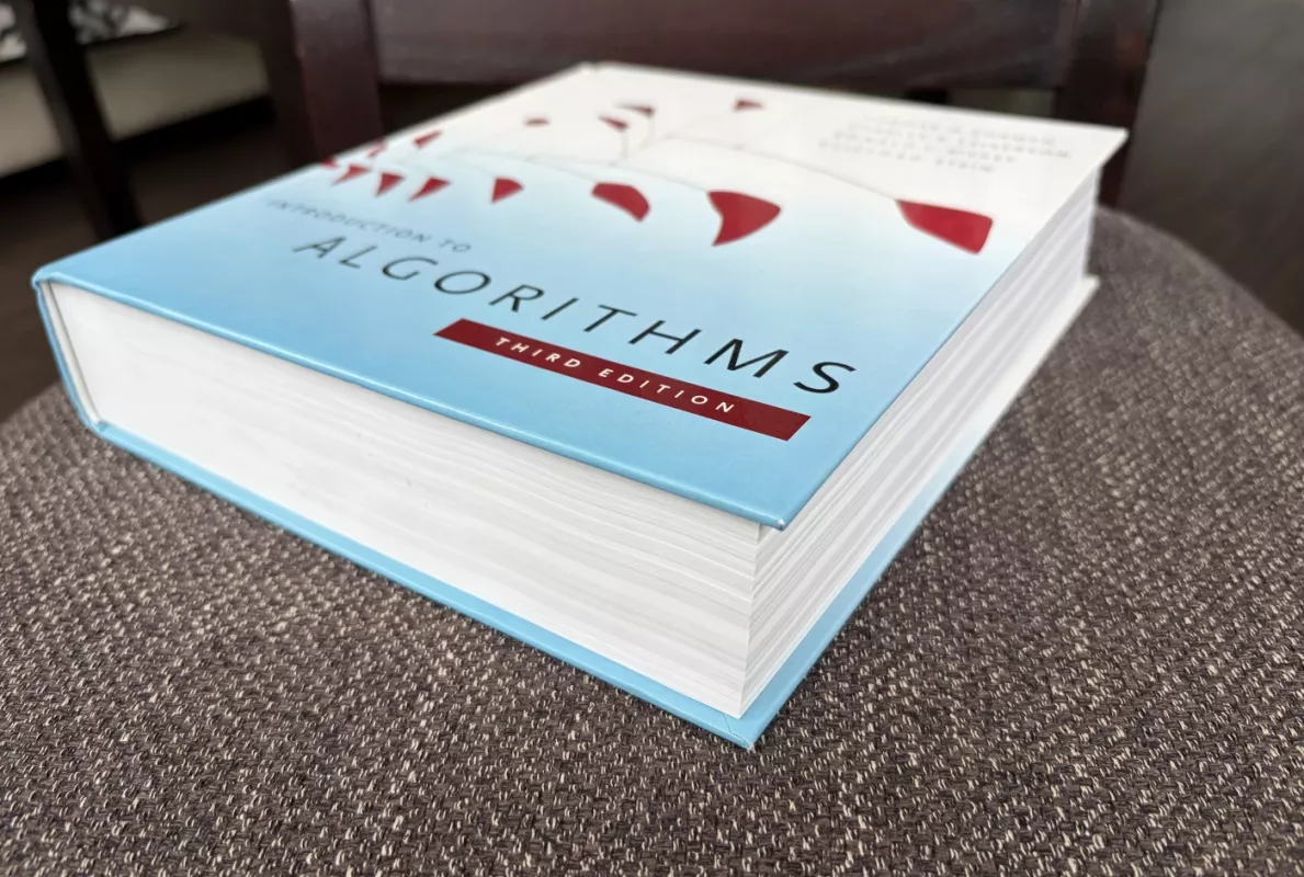 Introduction to algorithms. Third edition -  Thomas H. Cormen,  Charles E. Leiserson, Ronald L. Rivest,  Clifford Stein, knyga 3