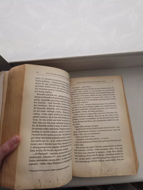 Rūgštim įkrauto gėrimo testas - Tom Wolfe , knyga 4