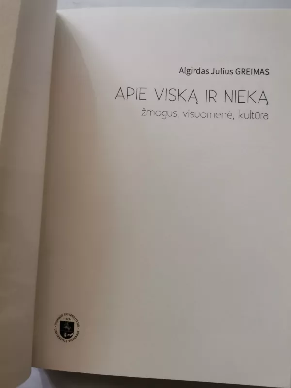 Apie viską ir nieką. Žmogus visuomenė kultūra - Autorių Kolektyvas, knyga 3