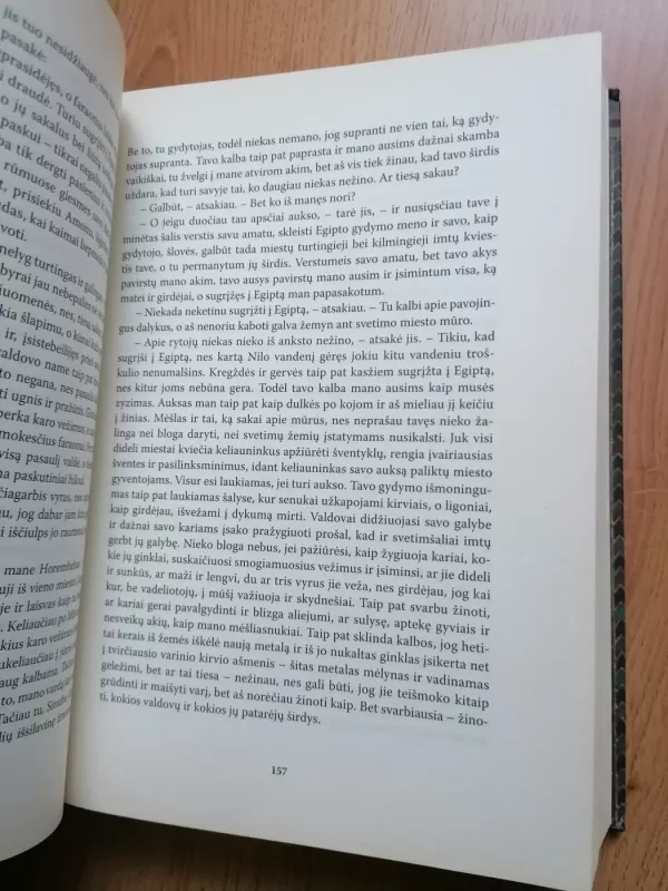 SINUHĖ EGIPTIETIS - Mika Waltari, knyga 4