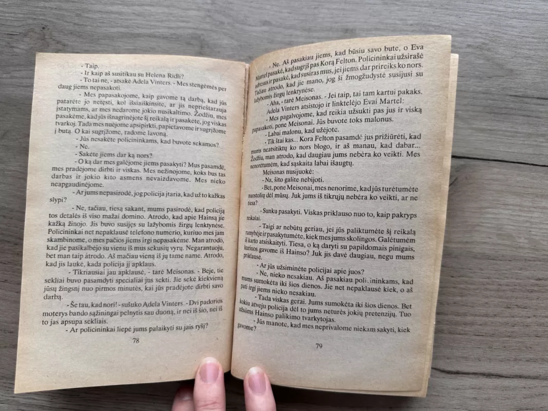 Ieškoma graži brunetė - Erle Stanley Gardner, knyga 5