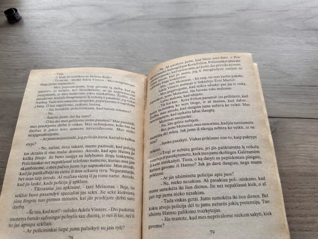 Ieškoma graži brunetė - Erle Stanley Gardner, knyga 4