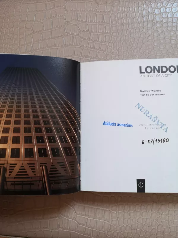 London: Portrait of a City - Matthew Weinreb, knyga 4