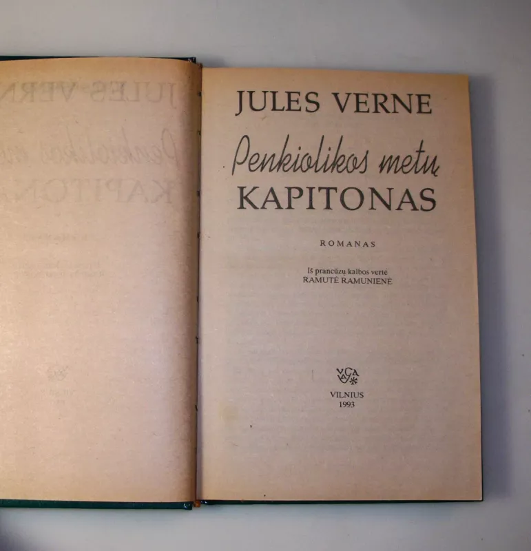 Penkiolikos metu kapitonas - Žiulis Vernas, knyga 4