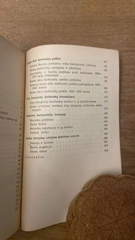 Darbininkų padėtis buržuazinėje Lietuvoje - Z. Balevičius, knyga 5