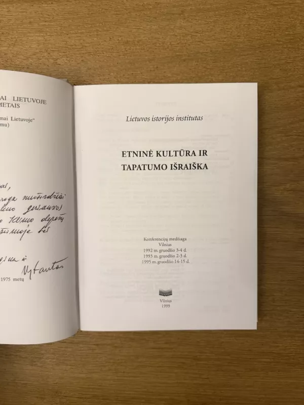 Etninė kultūra ir tapatumo raiška - Autorių Kolektyvas, knyga 3