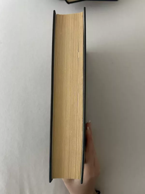 Penkiasdešimt išlaisvintų atspalvių - James E L, knyga 2