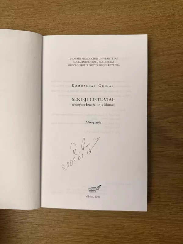 Senieji lietuviai: tapatybės bruožai ir jų likimas - Romualdas Grigas, knyga 5