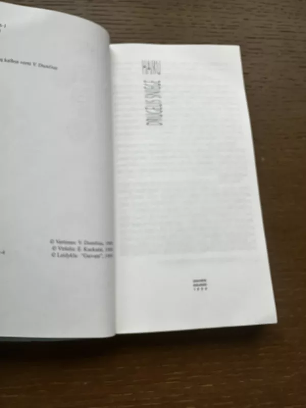 Drugelis sniege. Haiku - Guna Eglytė, knyga 5