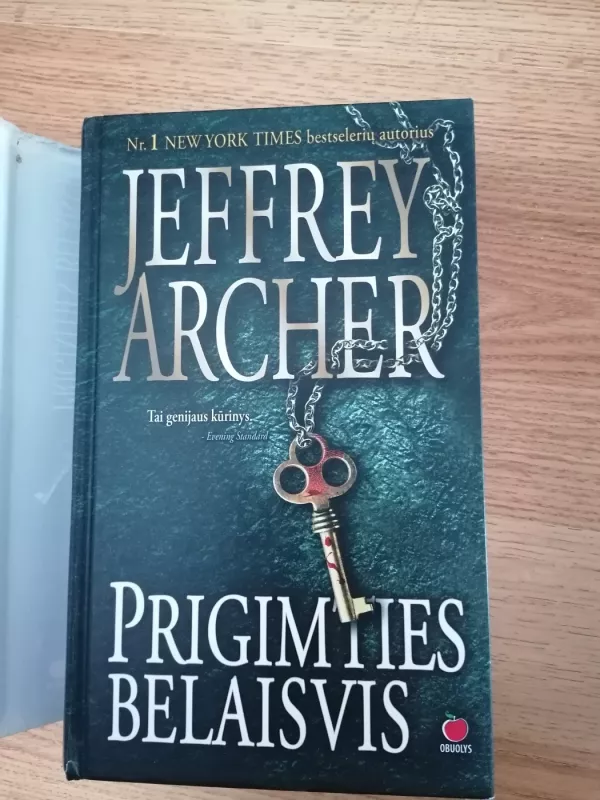Prigimties belaisvis - Jeffrey Archer, knyga 2