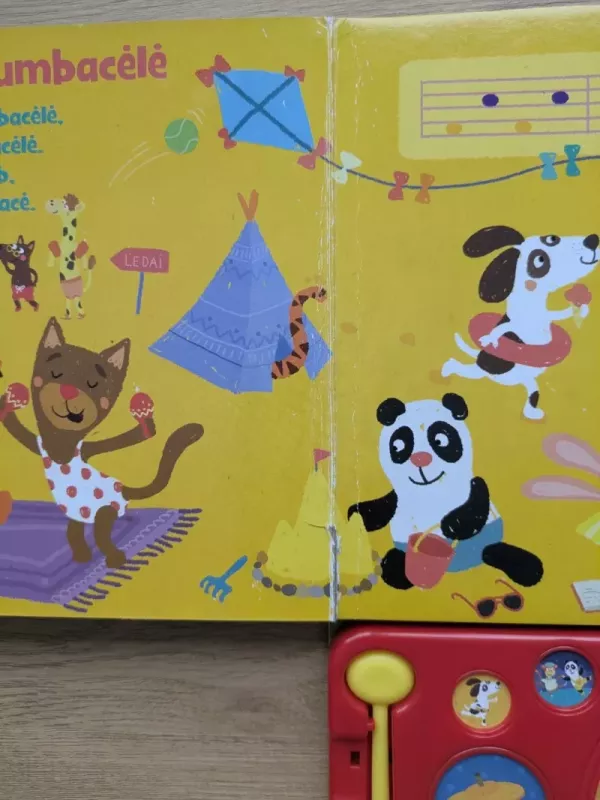 Drum Drum Drumbacėlė. Groju būgnais. Mokausi lietuviškų dainelių - Greta Alice, knyga 3