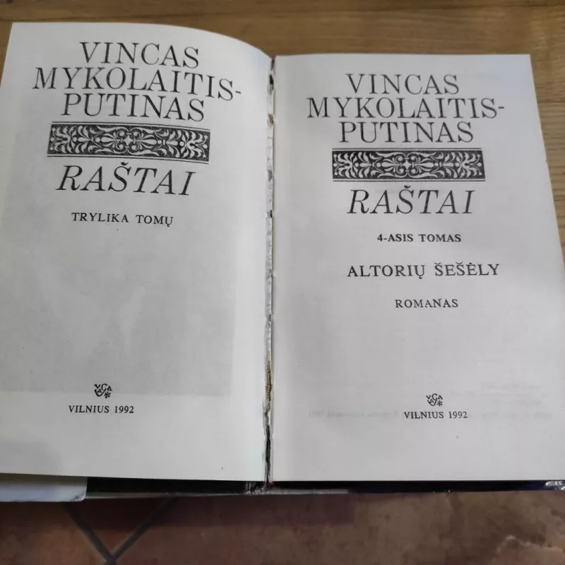 Raštai 4-asis tomas. Altorių šešėly - Vincas Mykolaitis-Putinas, knyga 4