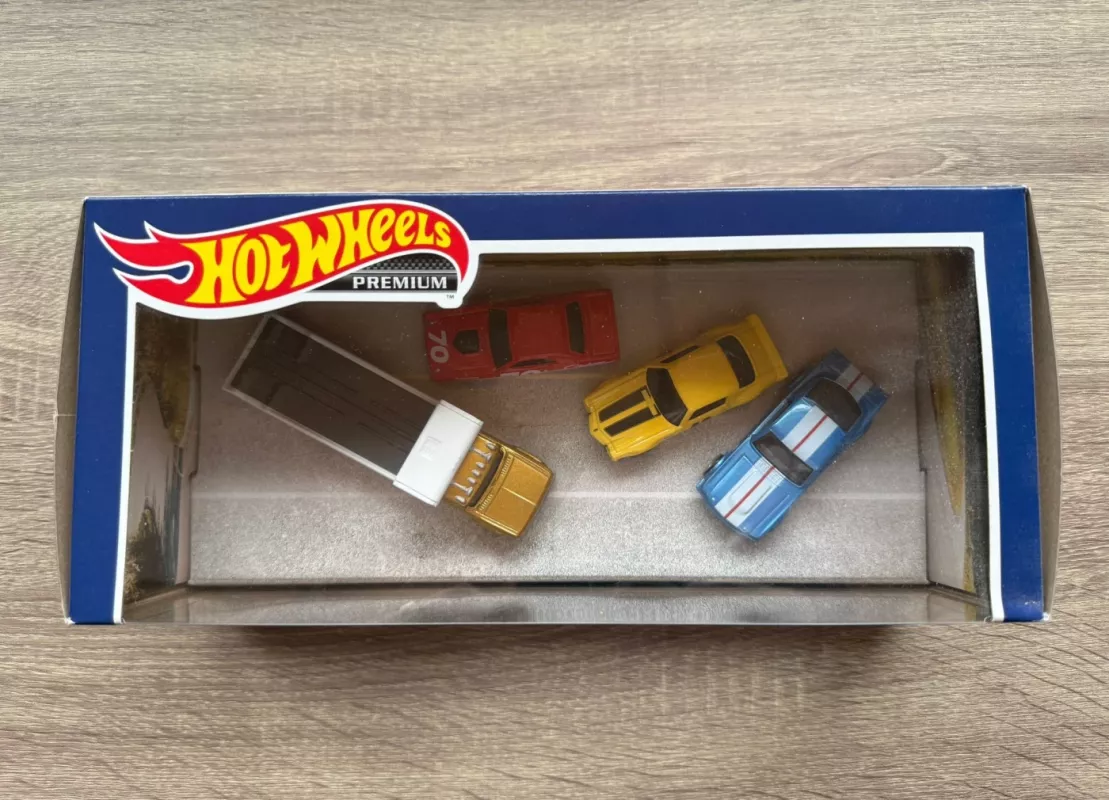 Hot Wheels 2021 Premium Dodge Mustang Camaro Diorama - , namai ir interjeras 4