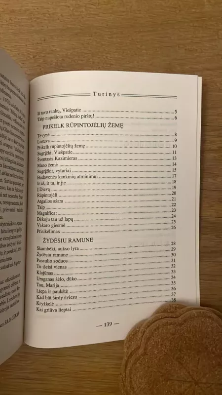 Išbarstysiu vainiklapių sniegą - Teofilė Žemaitytė, knyga 6