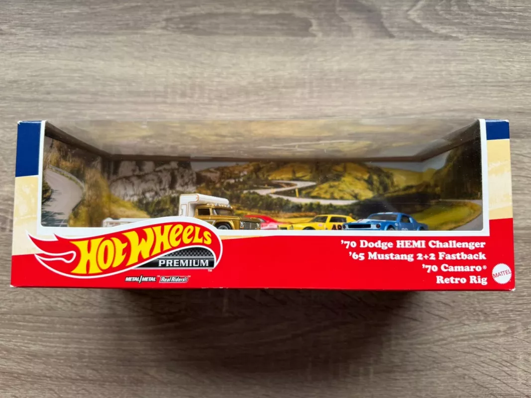 Hot Wheels 2021 Premium Dodge Mustang Camaro Diorama - , namai ir interjeras 3