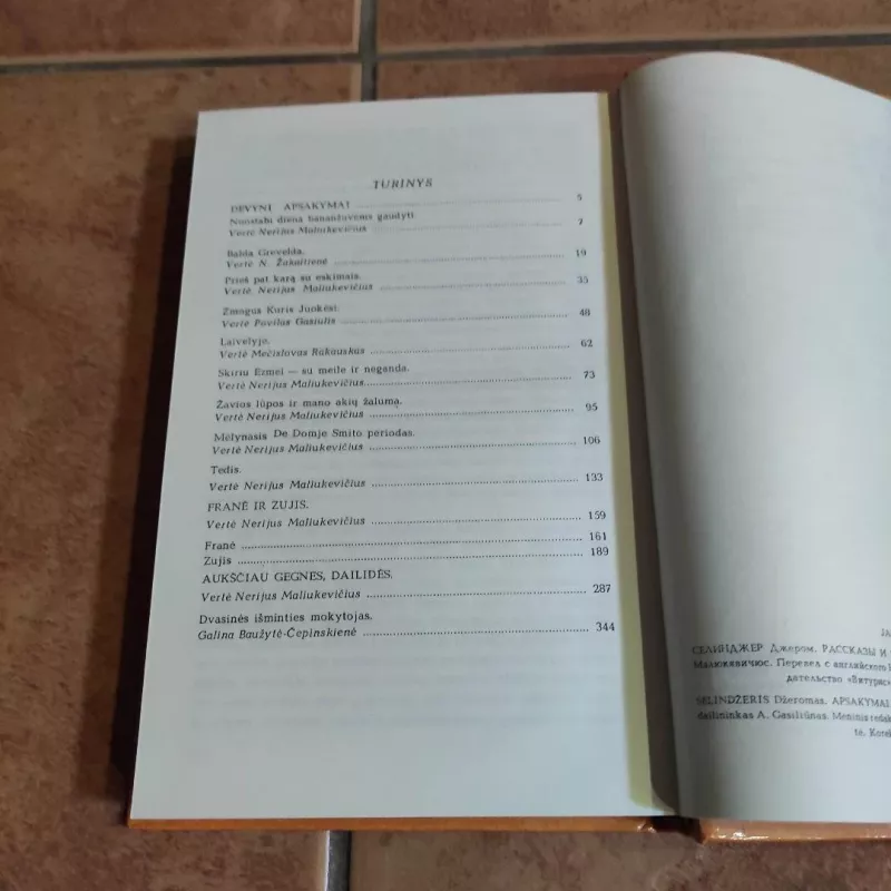 Apsakymai ir apysakos - Džeromas Selindžeris, knyga 4