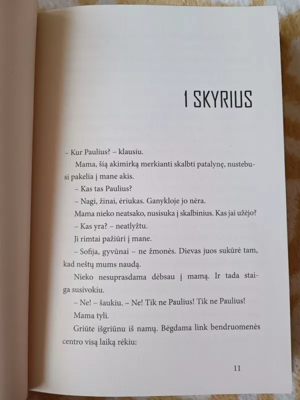 Mergaitė keistoje šalyje - Karl Olsberg, knyga 5