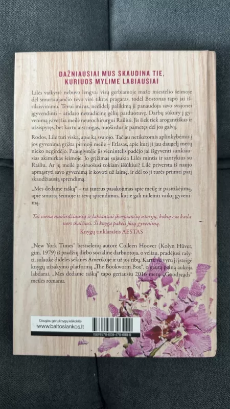 Mes dedame tašką - Colleen Hoover, knyga 3