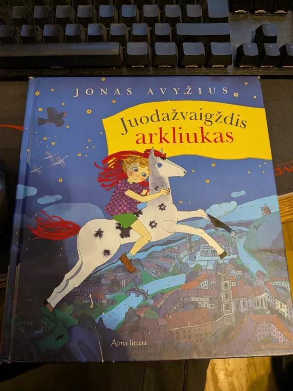 Juodžvaigždis arkliukas - Jonas Avyžius, knyga 3