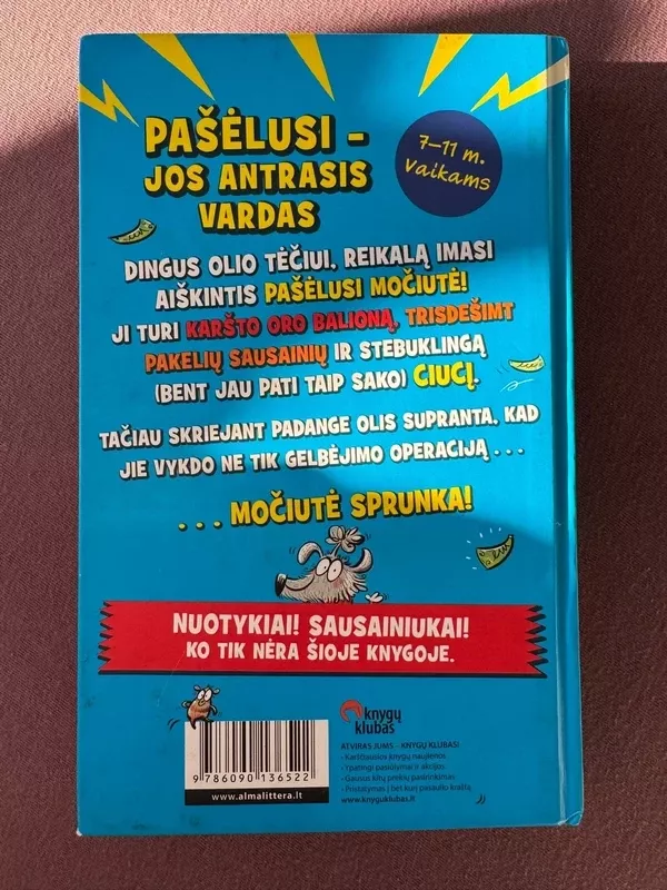 Pašėlusi močiutė ir sėkmę nešantis šuo - Kita Mitchell, knyga 3