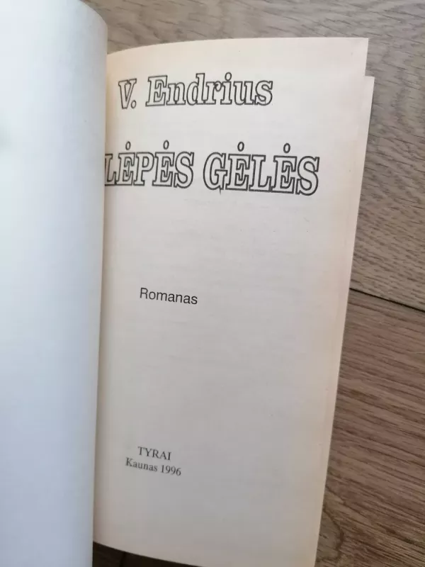 Palėpės gėlės - V. C. Endrius, knyga 3