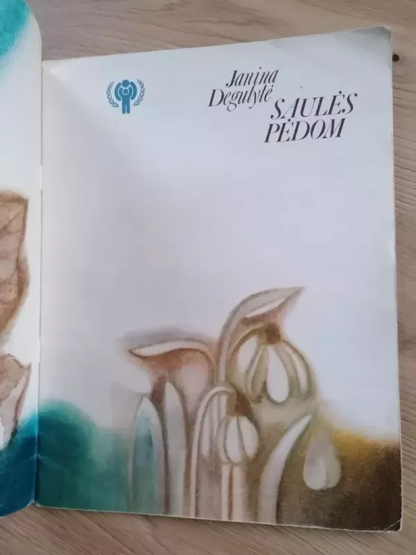 Saulės pėdom - Janina Degutytė, knyga 3